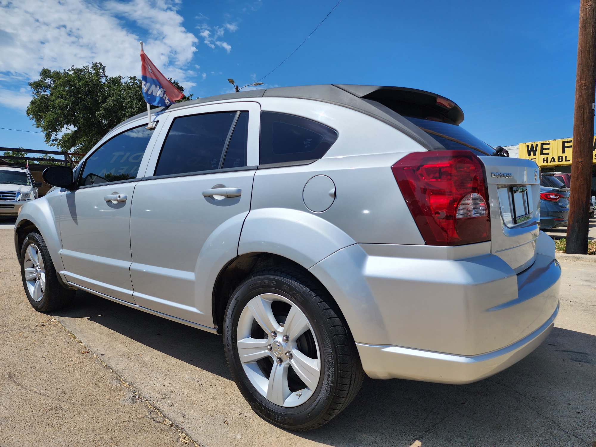 2011 SILVER Dodge Caliber MAINSTREET (1B3CB3HA4BD) , AUTO transmission, located at 2660 S.Garland Avenue, Garland, TX, 75041, (469) 298-3118, 32.885387, -96.656776 - Welcome to DallasAutos4Less, one of the Premier BUY HERE PAY HERE Dealers in the North Dallas Area. We specialize in financing to people with NO CREDIT or BAD CREDIT. We need proof of income, proof of residence, and a ID. Come buy your new car from us today!! This is a very well cared for 2011 DO - Photo #5